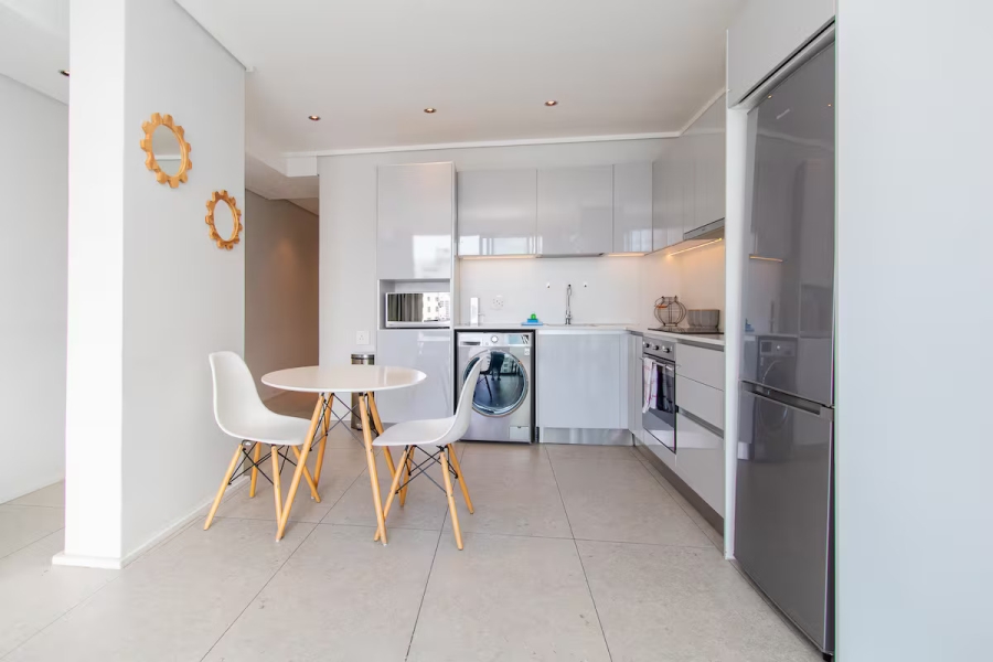 1 Bedroom Property for Sale in Sea Point Western Cape